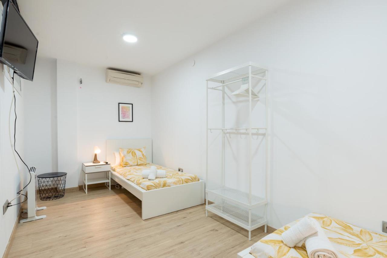 Duplex Cienfuegos II & Old Town By Ele Apartments มาลากา ภายนอก รูปภาพ